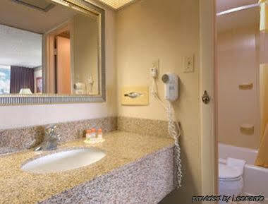 Days Inn by Wyndham Camp Springs Andrews AFB Exterior foto